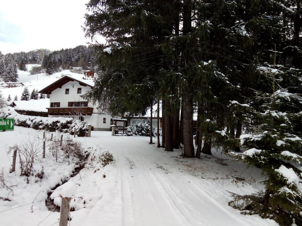 Tiroler Hasenhoehle Wenns Bagian luar foto