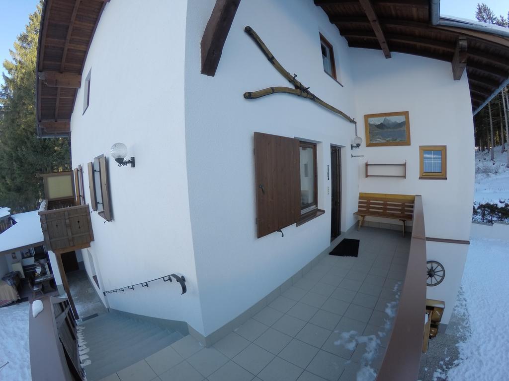 Tiroler Hasenhoehle Wenns Bagian luar foto