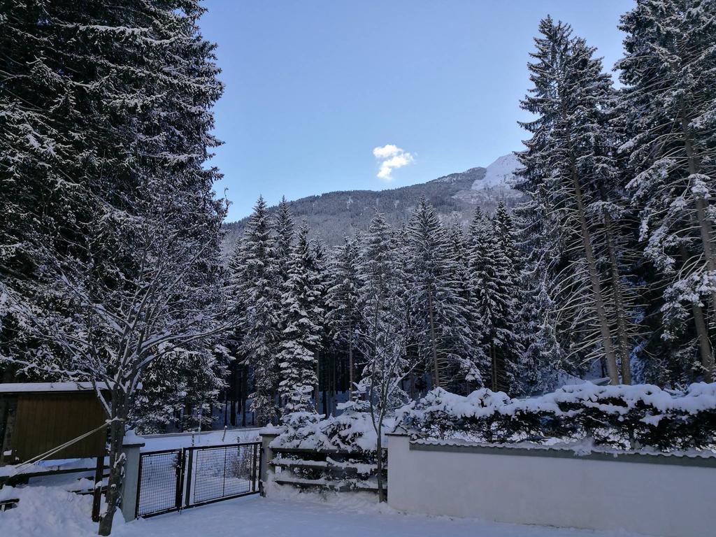 Tiroler Hasenhoehle Wenns Bagian luar foto