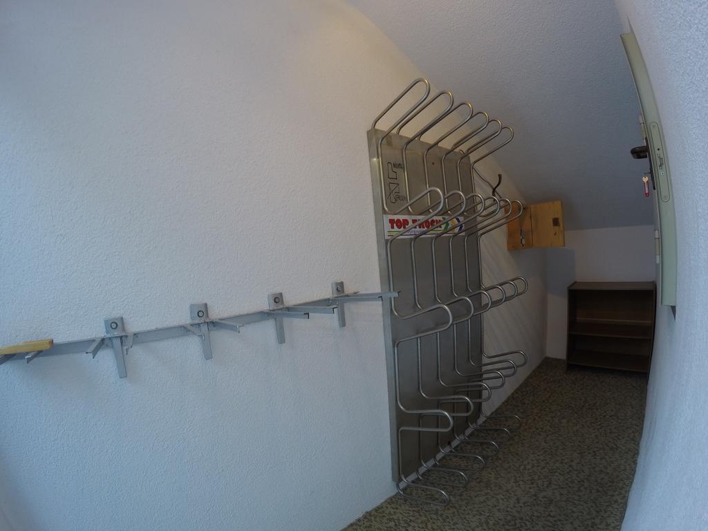 Tiroler Hasenhoehle Wenns Bagian luar foto