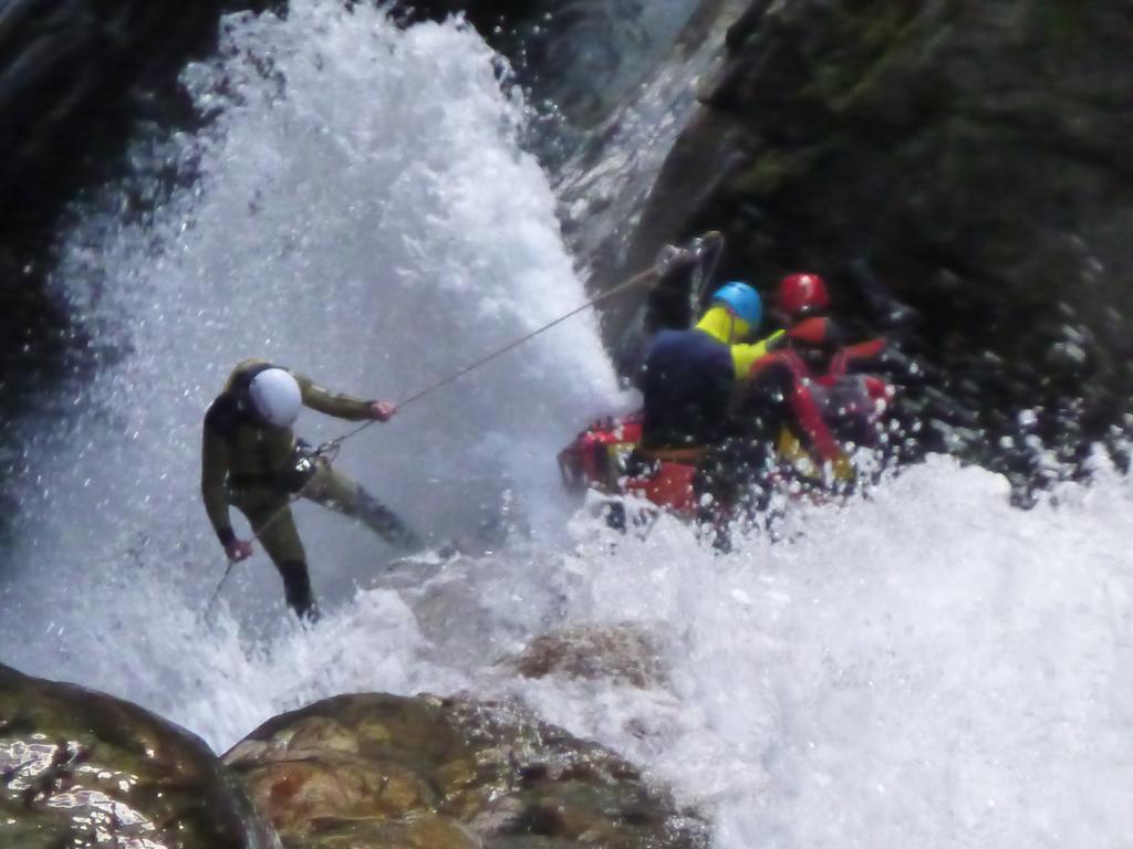 Tiroler Hasenhoehle Wenns Bagian luar foto
